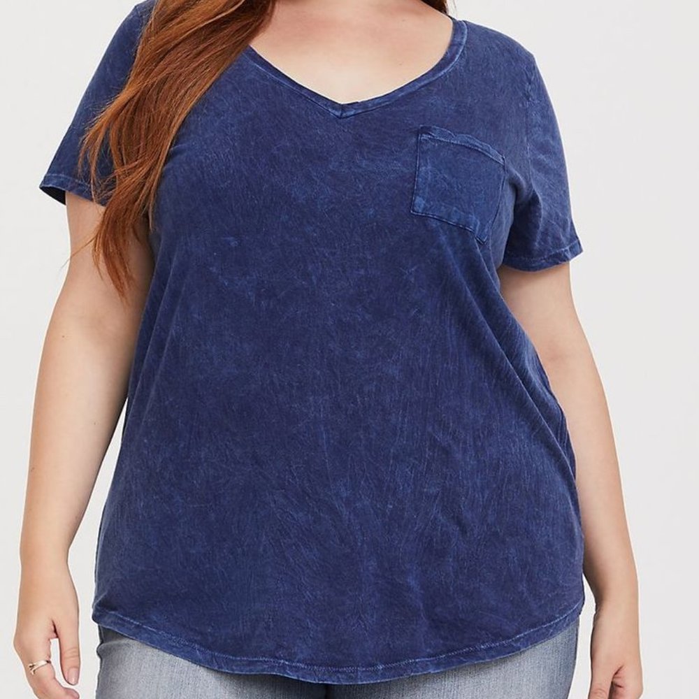 2X Plus Size Torrid Blue Mineral Wash comfy, soft v-neck Tee, T-shirt, top